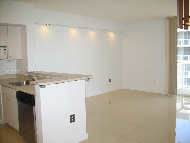 Foto del edificio - 5085 NW 7th St