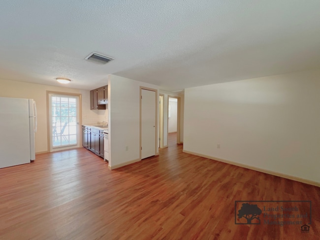 Building Photo - 2126 Smithfield Pl