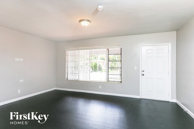 Building Photo - 172 NW 116th St