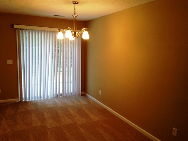 Foto del edificio - 128 Willowbend Ln