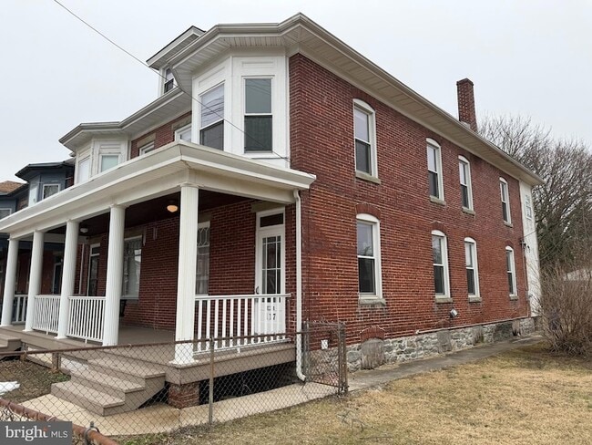 Building Photo - 117 Fairground Ave