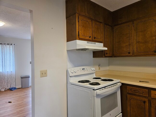 Building Photo - 303 S Germantown Rd