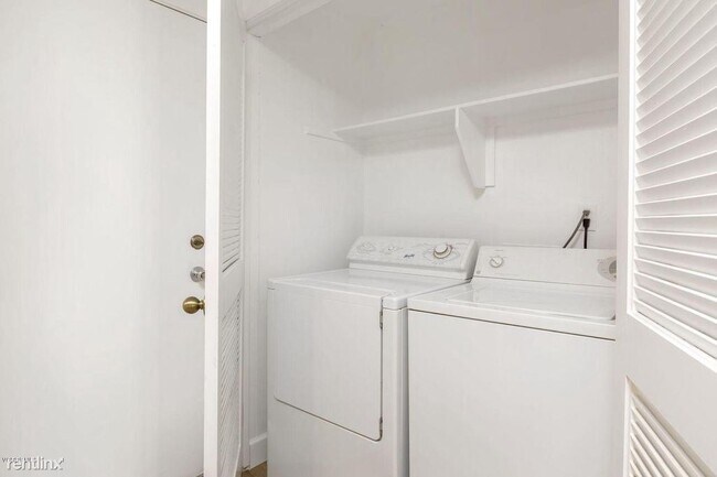 Foto del edificio - 1 br, 1 bath Condo - 2045 Blackberry Cir