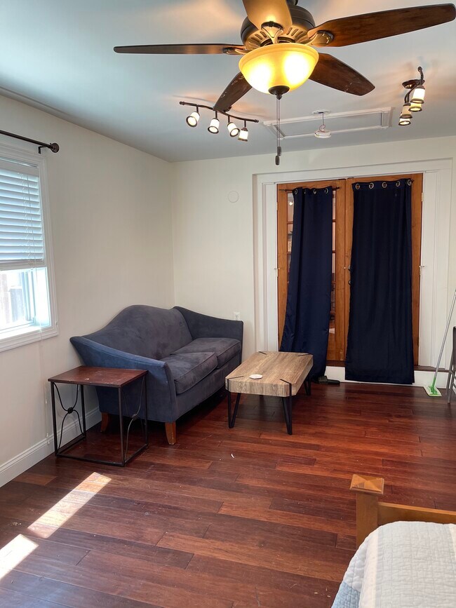 Foto del edificio - 618 Geranium St NW