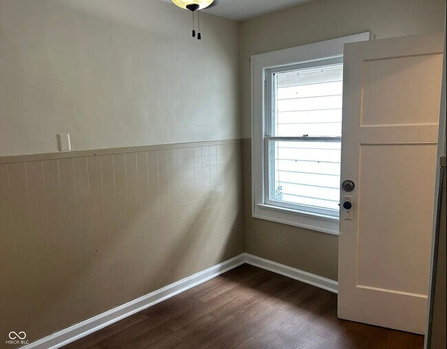 Foto del edificio - 322 N Oakland Ave