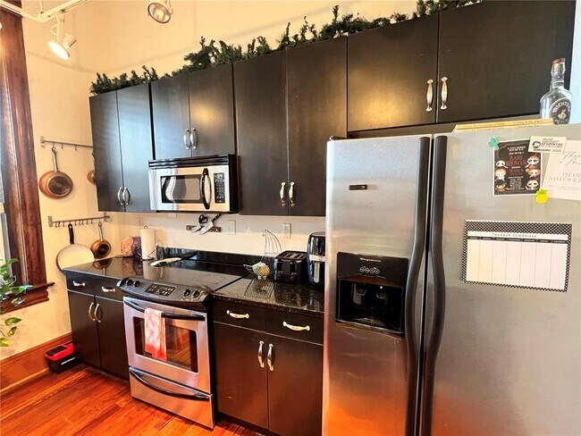 Foto del edificio - 1209 N Franklin St