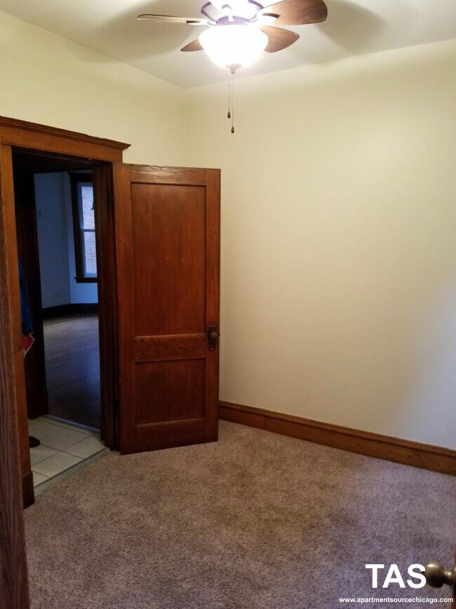 Foto del edificio - 3824 N Hamilton Ave