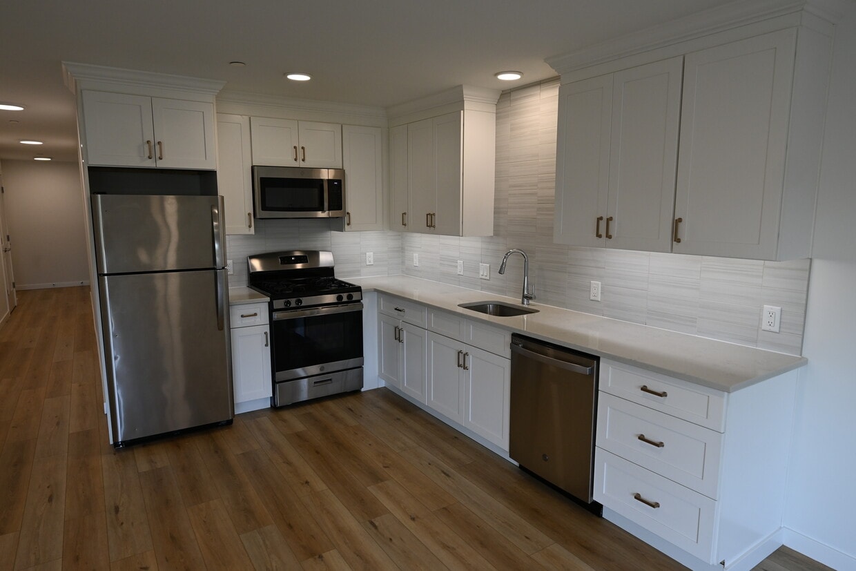 Foto principal - 131 Brighton Ave