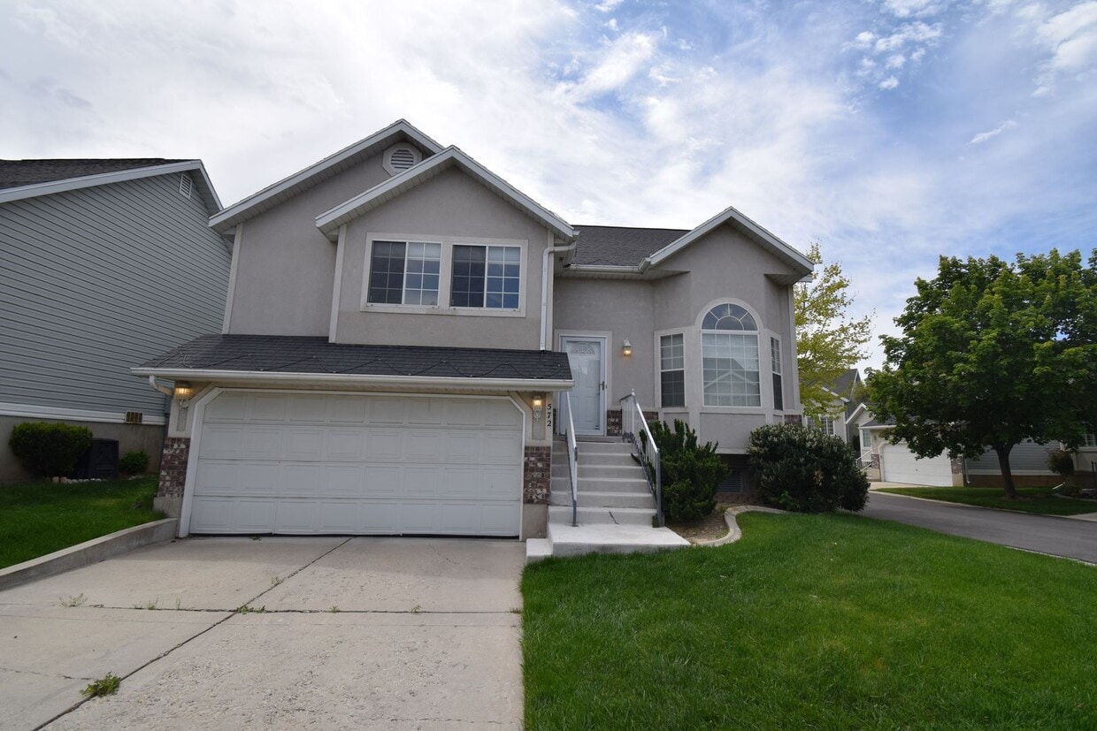 3 Bedroom 2 Bath House in Midvale!!! - 3 Bedroom 2 Bath House in Midvale!!!