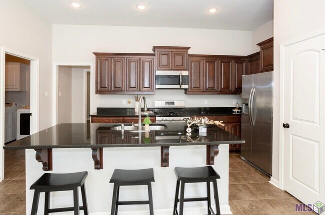 Building Photo - 4392 Olivia Dr