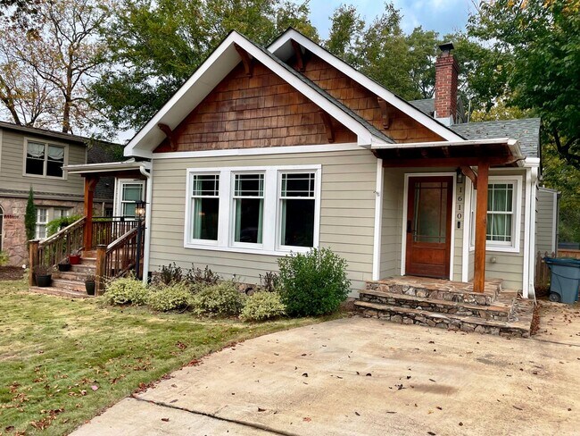 Foto del edificio - Updated 3 BR/ 2 BA home on Roseland Drive ...