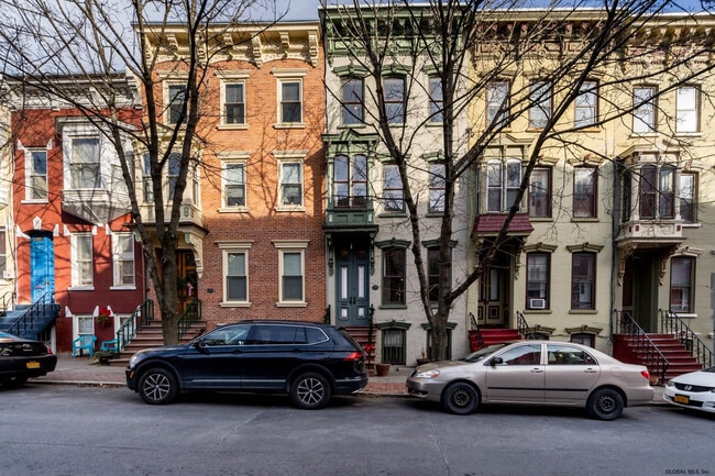 Building Photo - 279.5 Hudson Ave