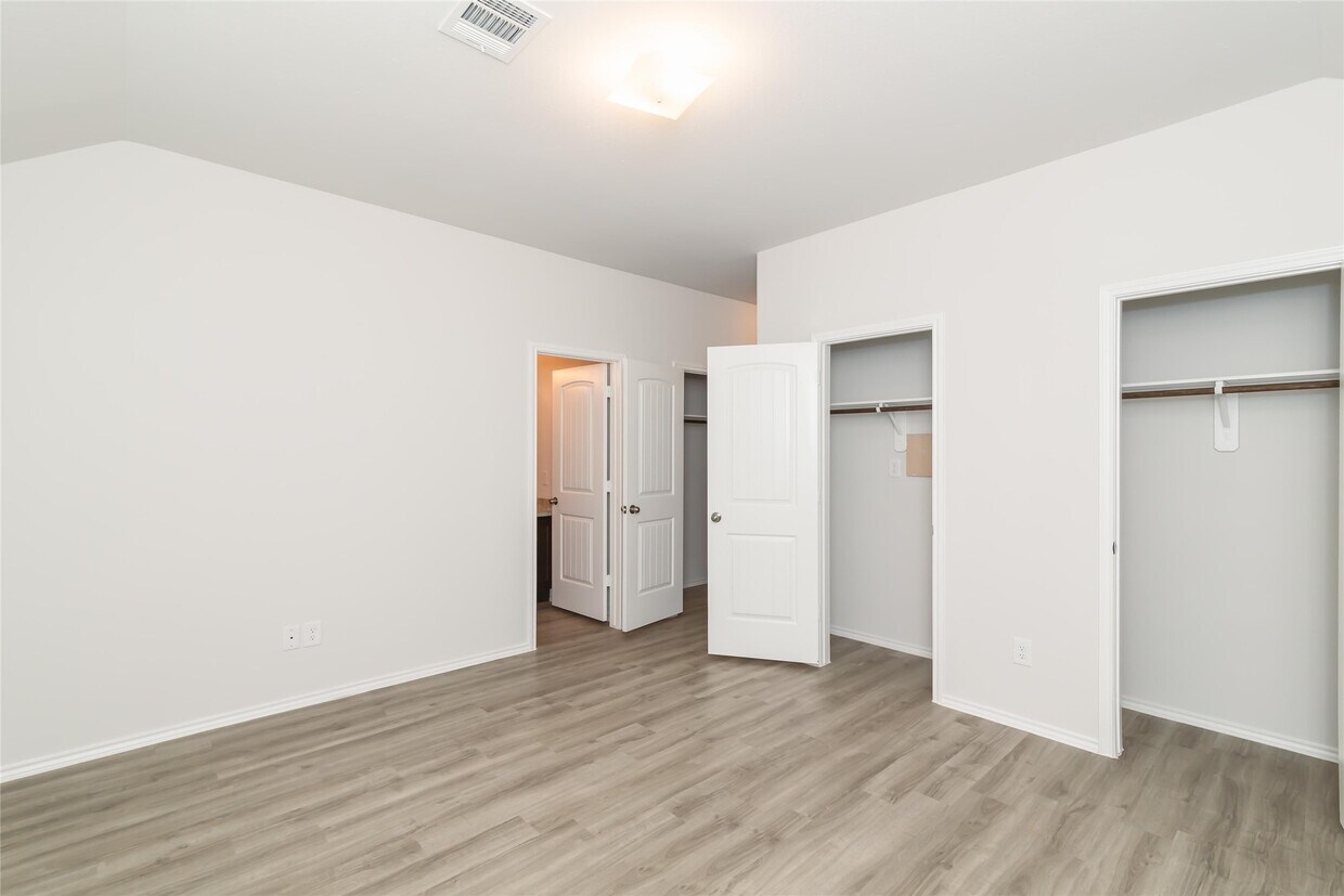 Building Photo - 24419 Amaldi Ct