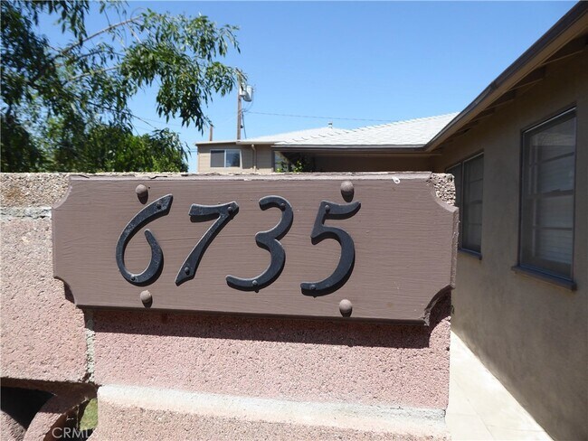 Building Photo - 6735 Yellowstone Dr