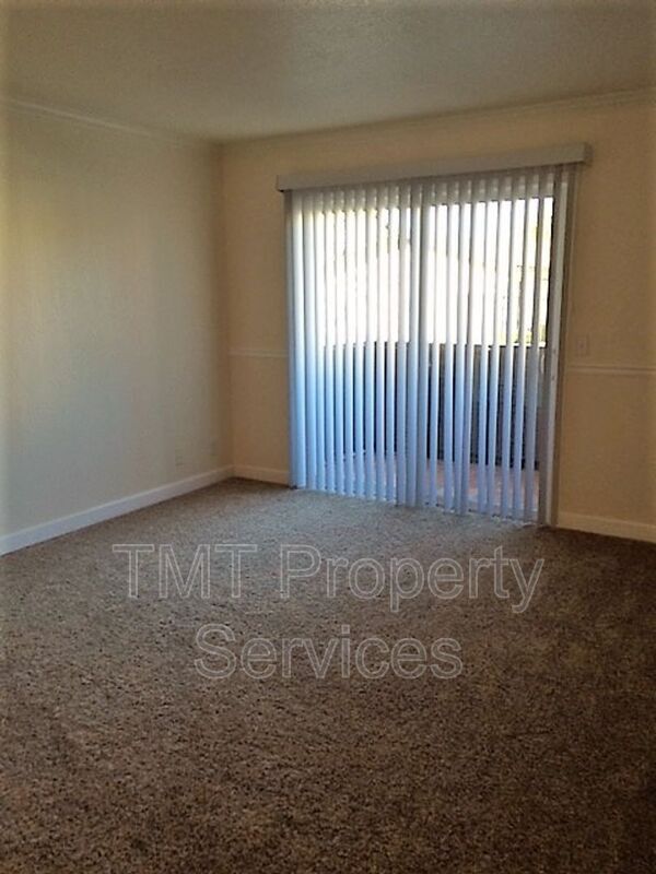 Foto del edificio - 7464 Santa Ysabel Ave