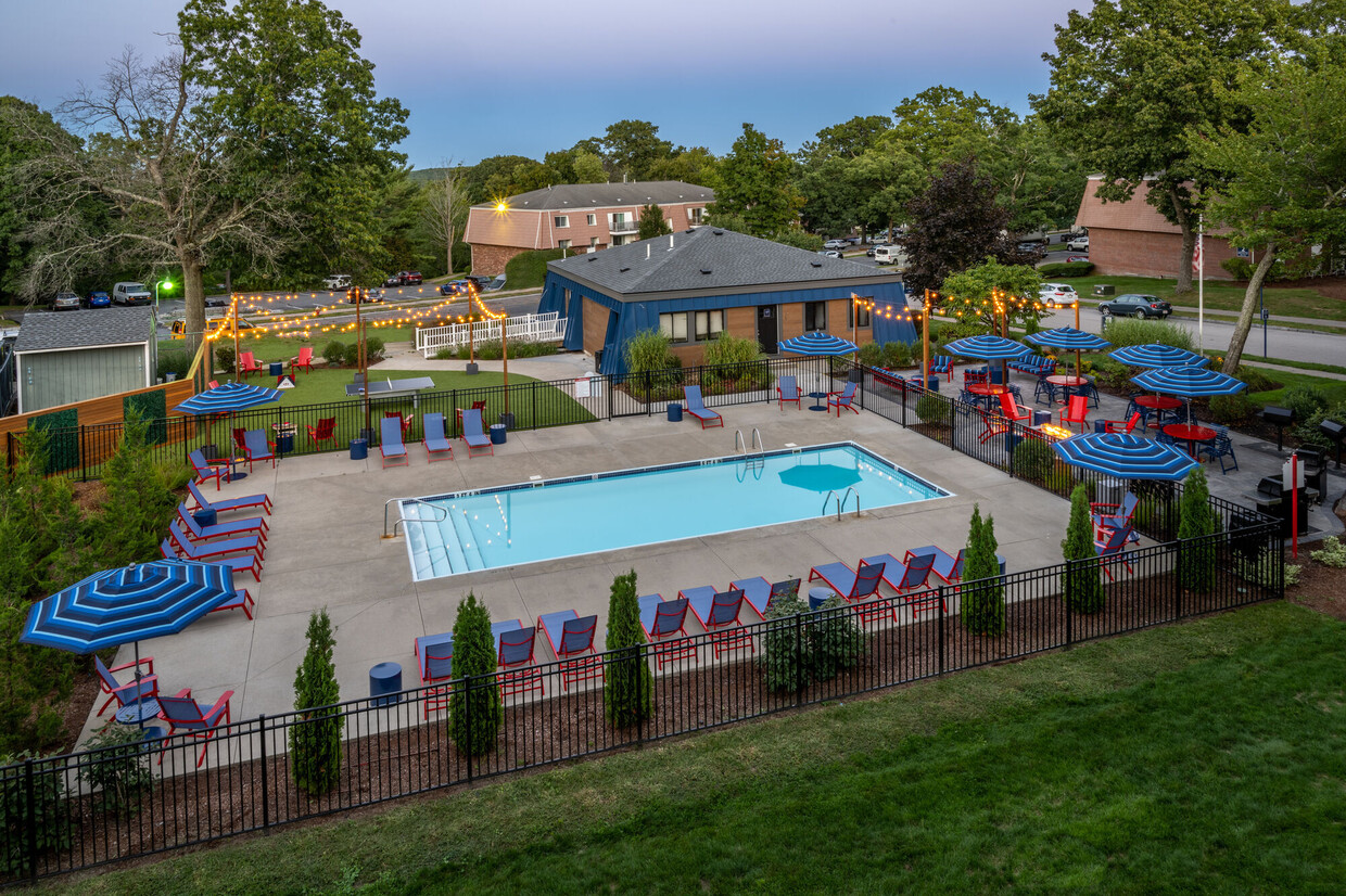 Vista aérea de la piscina - Halstead Milford Green