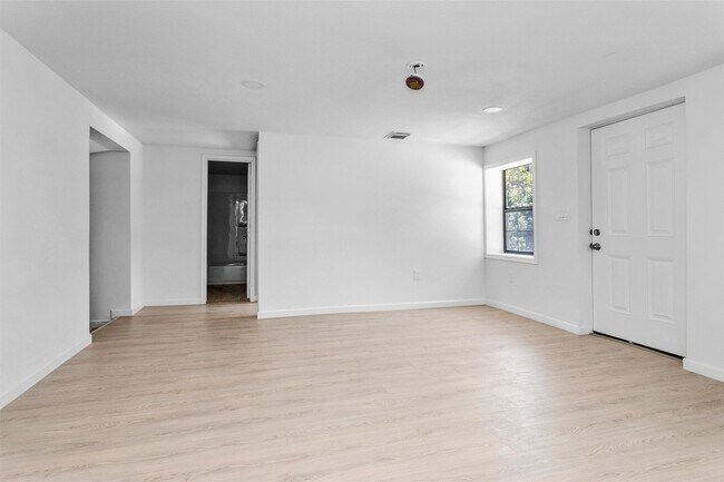 Building Photo - 16016 Green Manor Dr