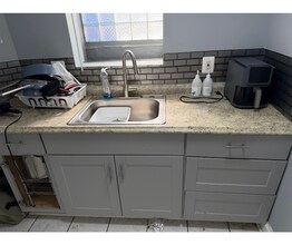 Building Photo - 4115 Fairhaven Ave