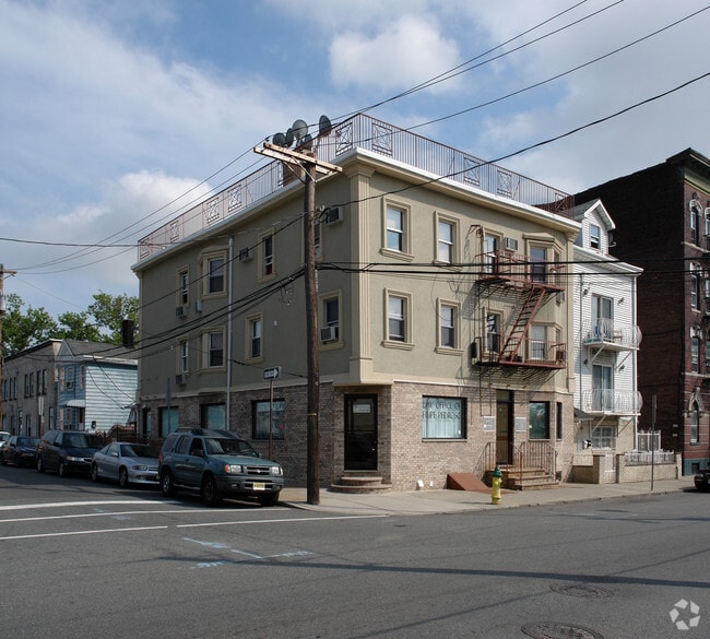 38 Jefferson St, Newark, NJ 07105 Apartments Newark, NJ