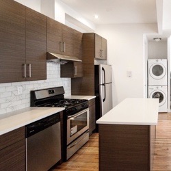Primary Photo - 498 Leonard St