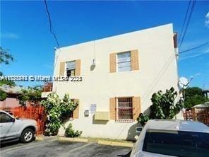 Foto principal - 2015 NW 6th Pl