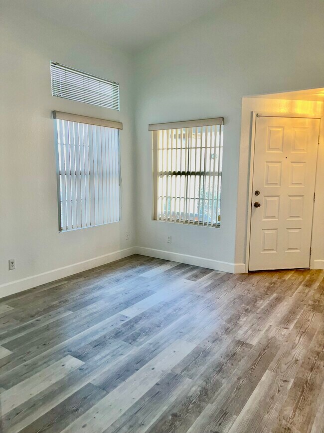 Building Photo - 1903 Casa Verde Dr