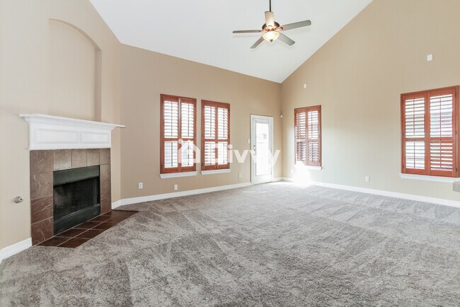 Building Photo - 304 Bluefinch Dr