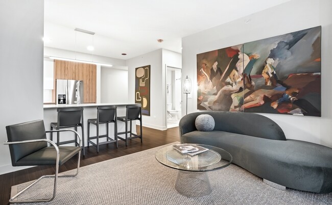 Foto del edificio - 313 W Wolf Point Plaza