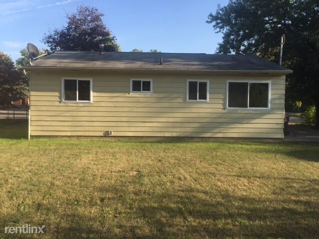 Foto del edificio - 3 br, 1 bath House - 3400 Radford Dr