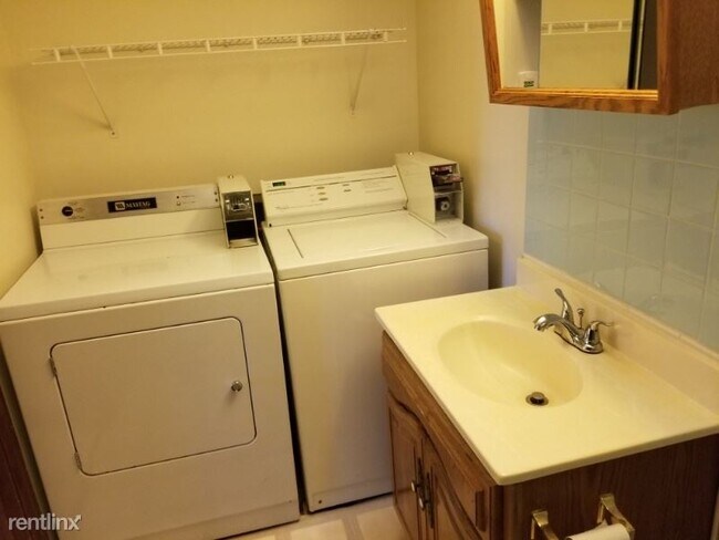 Foto del edificio - 2 br, 1 bath Apartment - 206 W Washington St