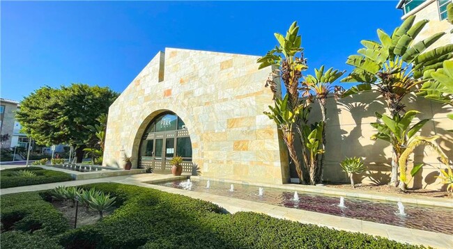 Foto del edificio - Contemporary & Luxury Living 1 bdr plus den