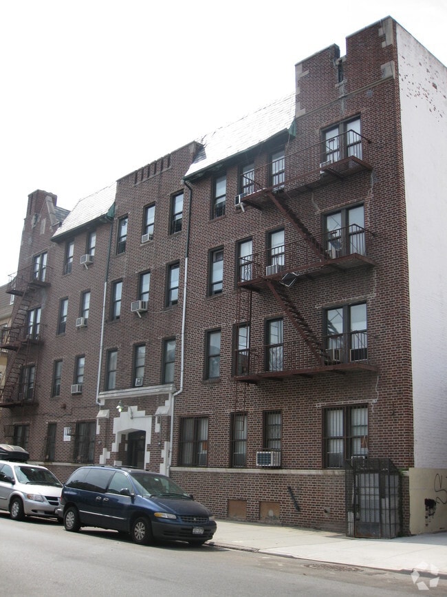 Building Photo - 1320 47th St