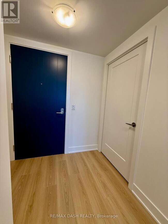 Photo du bâtiment - 2545-2545 Simcoe St N