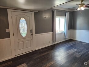 Building Photo - 920 Highland Ave
