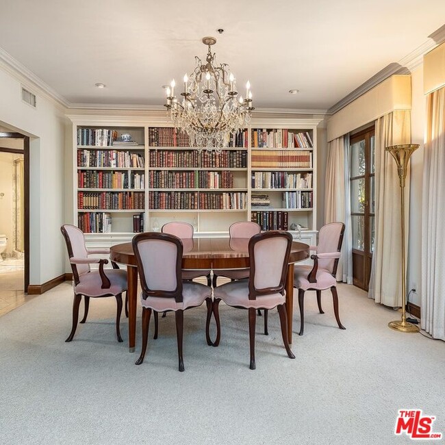 Foto del edificio - 425 N Maple Dr