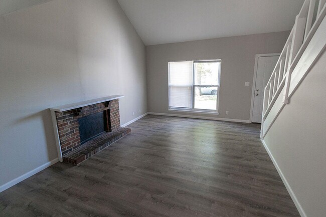 Foto del edificio - 7300 N Moberly Dr