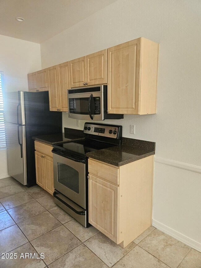 Foto del edificio - 9600 N 96th St