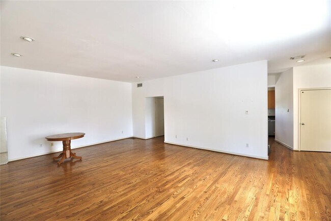 Foto del edificio - 402 Rosalie St