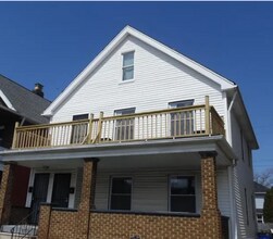 Building Photo - 955 Royal Rd