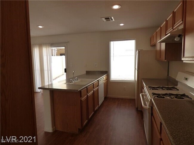 Building Photo - 6082 Las Nubes Dr