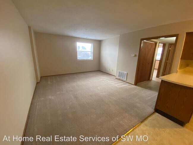 Foto del edificio - 2850-2862 S Rogers Ave