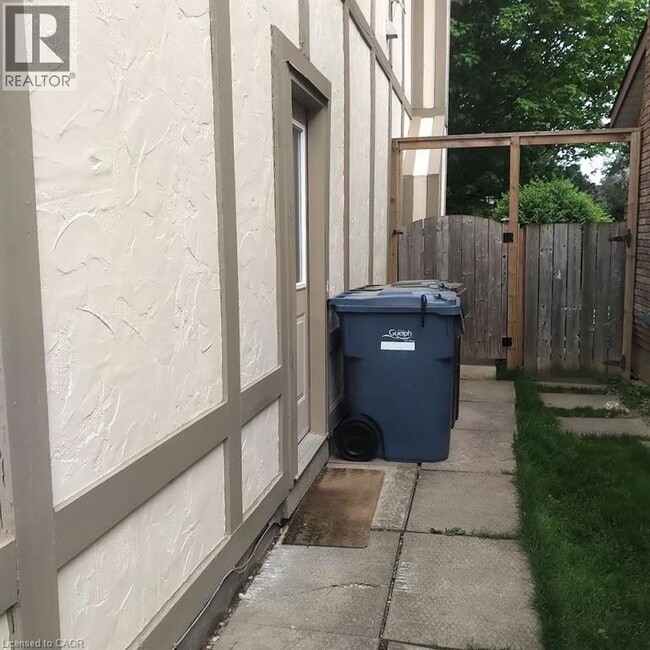 Building Photo - 19 HANDS - LOWER UNIT Dr