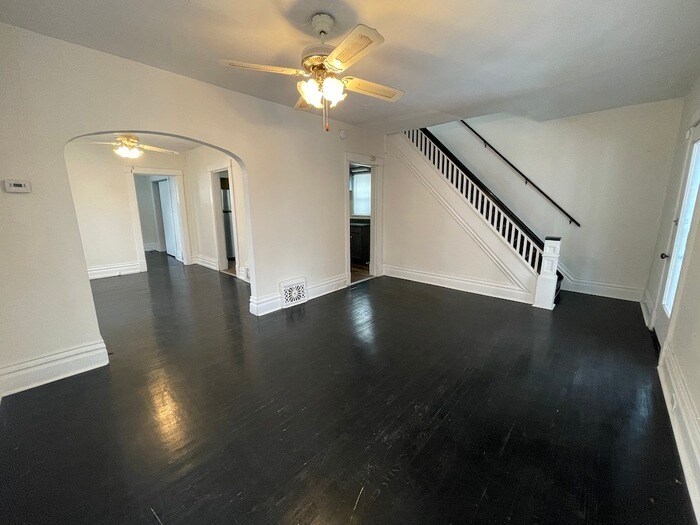 Primary Photo - 1517 James St