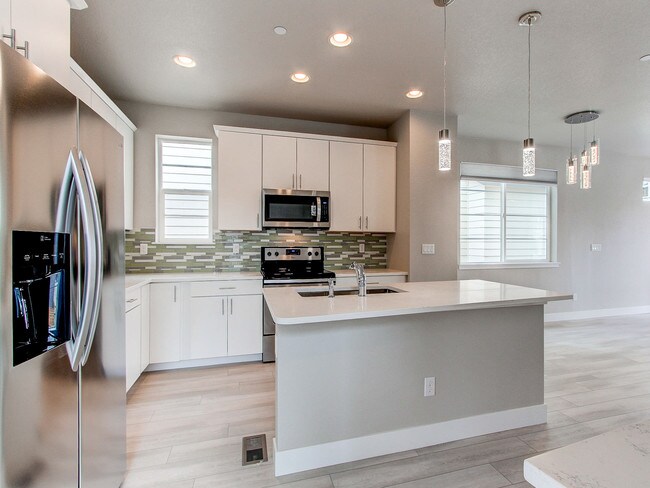 Building Photo - 8851 Yates Dr