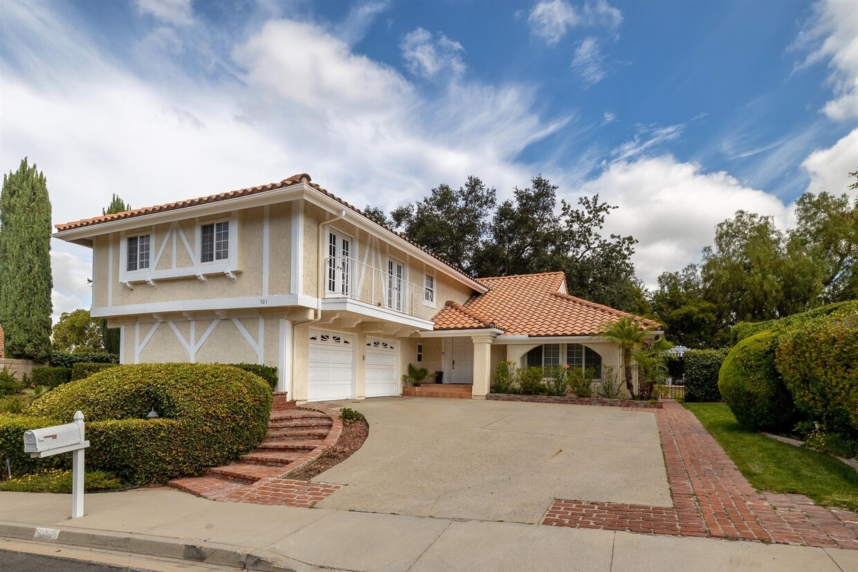 701 Whispering Oaks Plz, Thousand Oaks, CA 91320 House Rental in