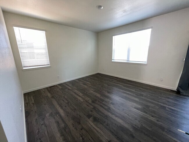 Foto del edificio - ADORABLE 3 BEDROOM HOME IN LORSON RANCH!!! CLOSE TO FORT CARSON, PETERSON AFB & SCHRIEVER AFB!!!