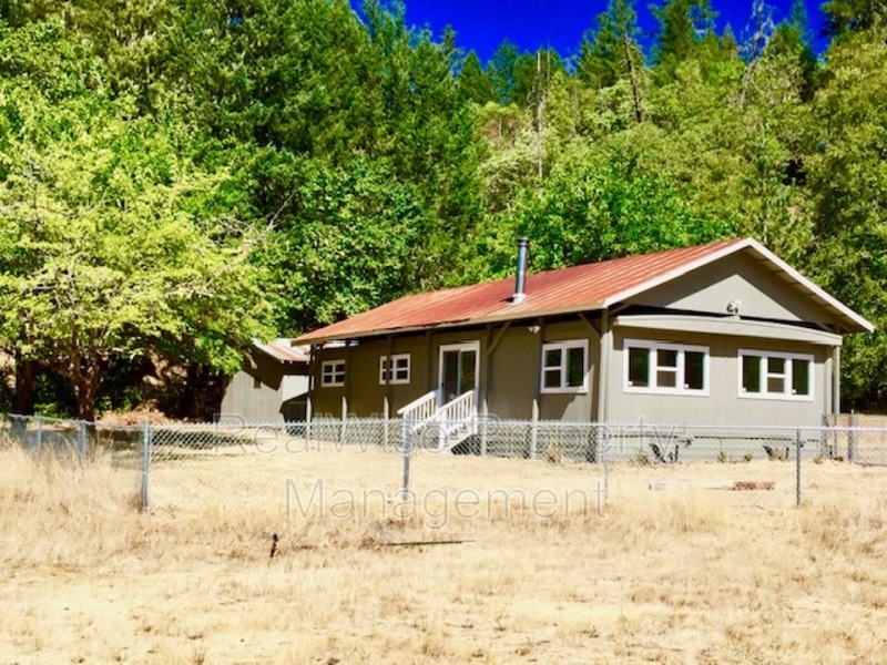 Foto principal - 2561 West Side Rd