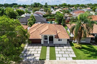Building Photo - 15932 SW 101st Terrace