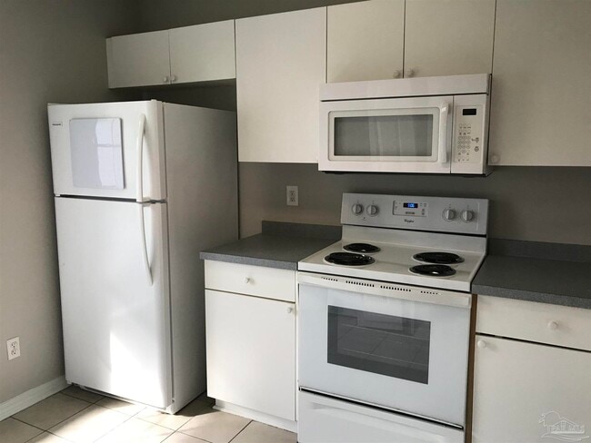 Building Photo - 1065 Antigua Cir