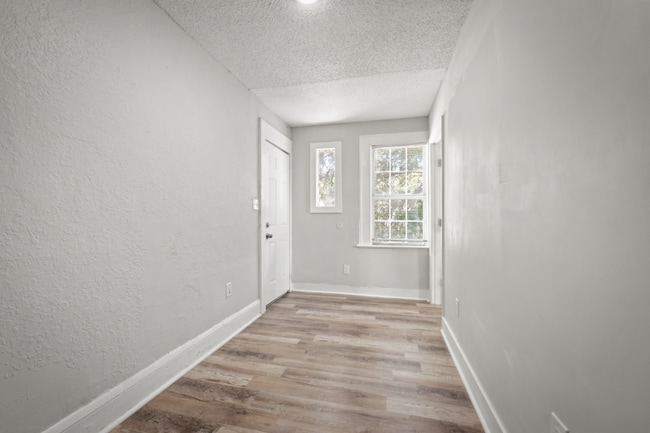Building Photo - 3524 Boulevard St